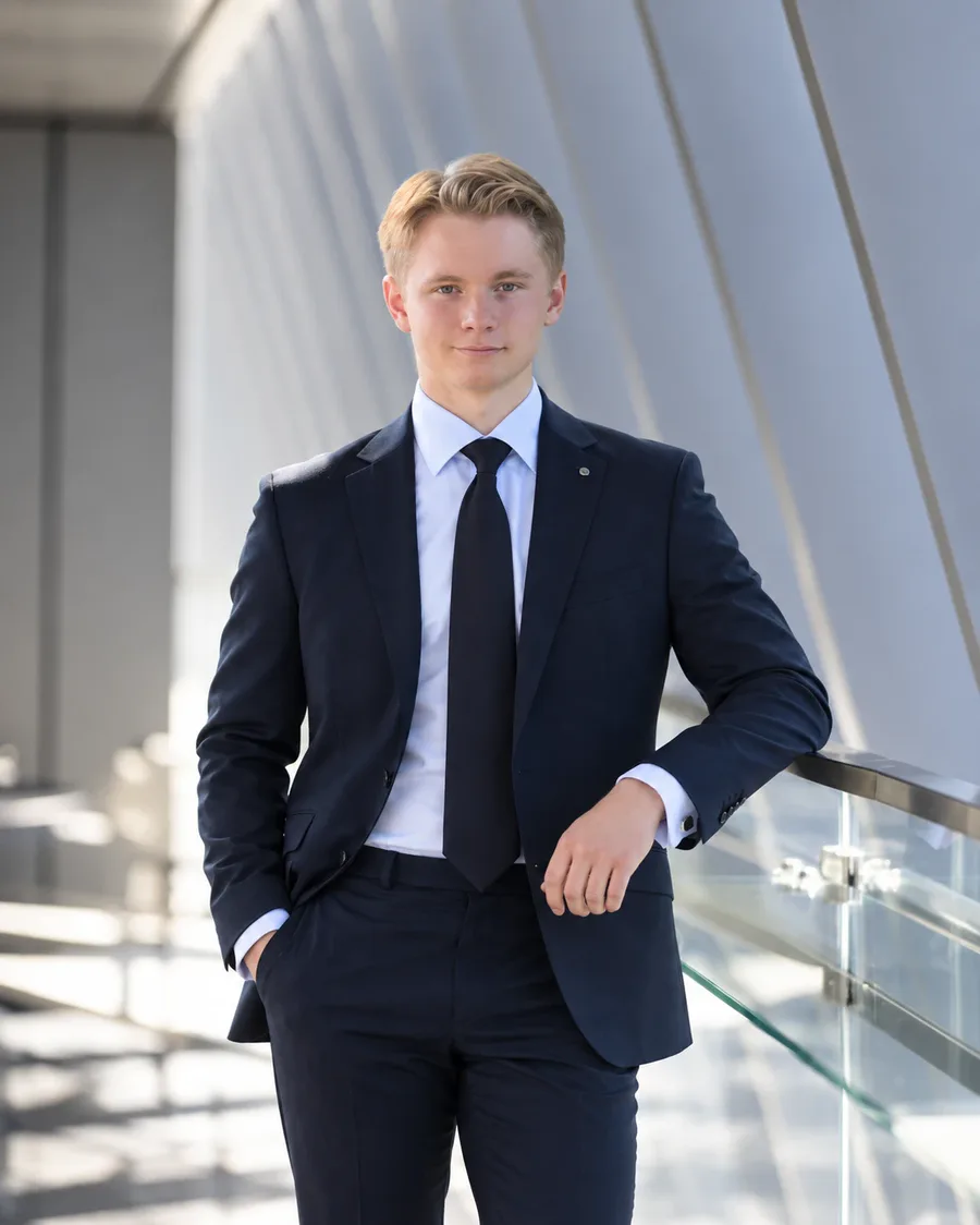 Jonathan Kreutzheide, Gründer von STG Medien